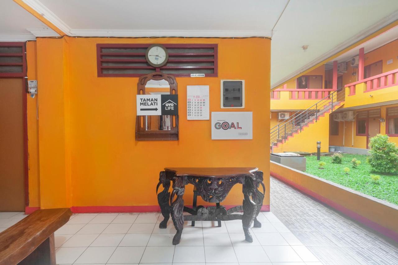 Oyo Life 3034 Taman Melati Hotel Depok Exterior photo