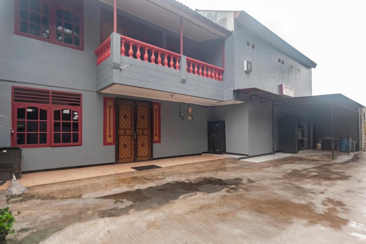 Oyo Life 3034 Taman Melati Hotel Depok Exterior photo
