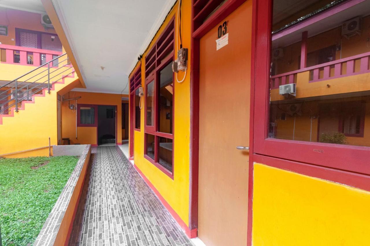 Oyo Life 3034 Taman Melati Hotel Depok Exterior photo