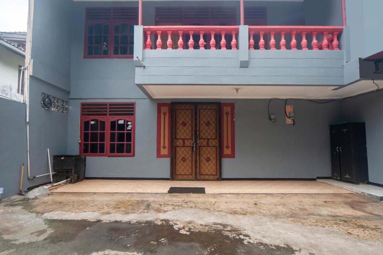 Oyo Life 3034 Taman Melati Hotel Depok Exterior photo