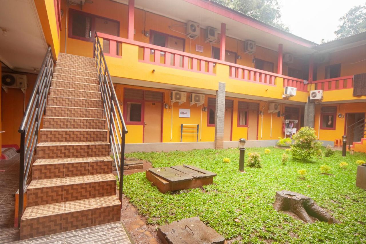 Oyo Life 3034 Taman Melati Hotel Depok Exterior photo