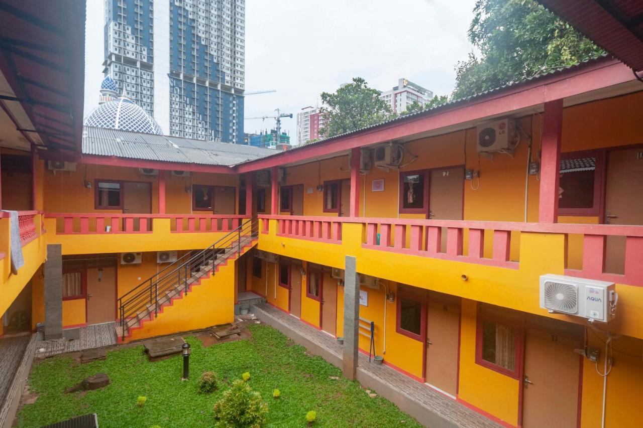 Oyo Life 3034 Taman Melati Hotel Depok Exterior photo